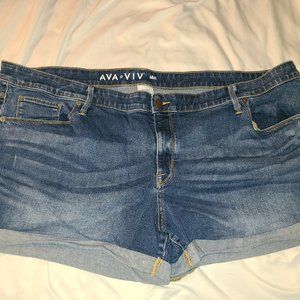 Ava and Viv folded shorts